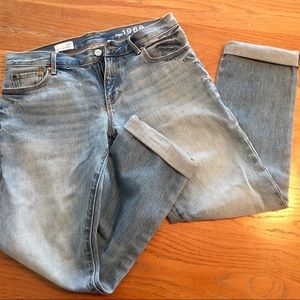 GAP jeans, sexy boyfriend, size 25r, great shape!