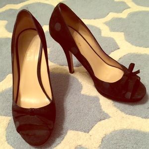 Peep toes with a bow!  💃