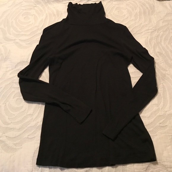 Old Navy Maternity Turtleneck.  Size M.