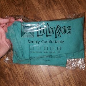 Tc green Lularoe leggings