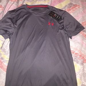 Men's fitted under amour shirt