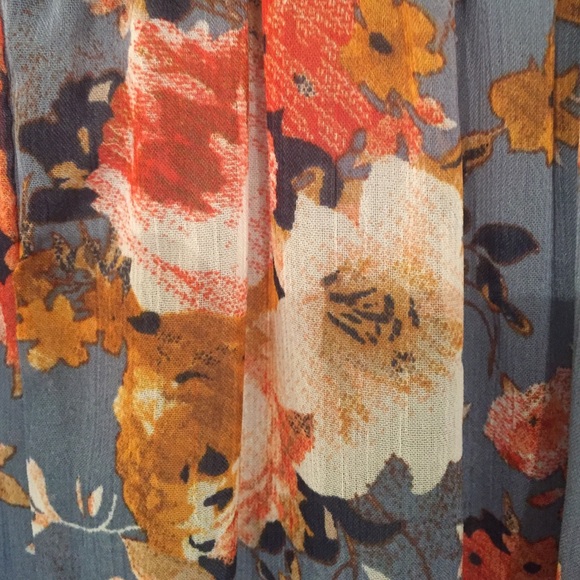 Forever21 floral dress - Picture 2 of 3