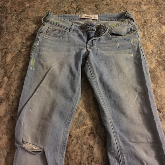 Hollister destroyed skinny jeans