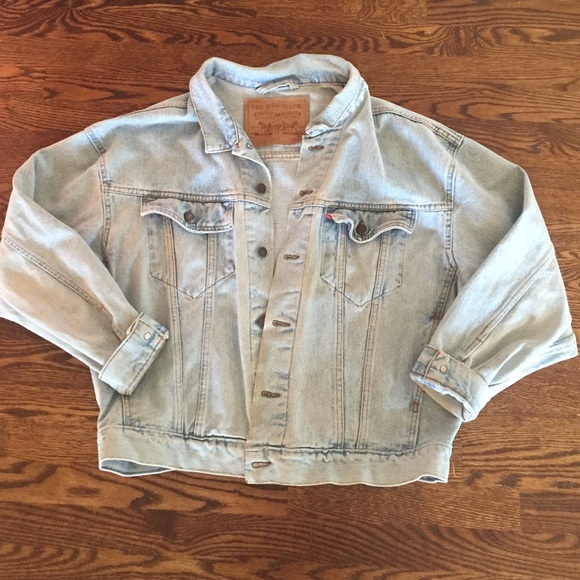Levi's Denim Jacket!
