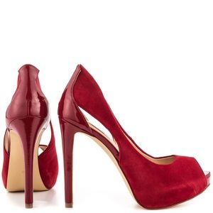 GUESS // Harrah Red Suede Pumps