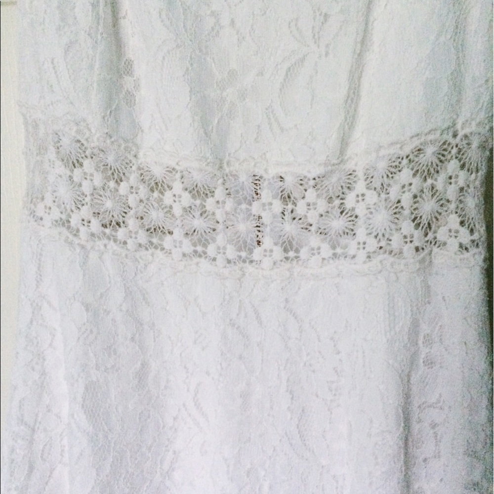 Dreamy In Lace - Picture 3 of 3