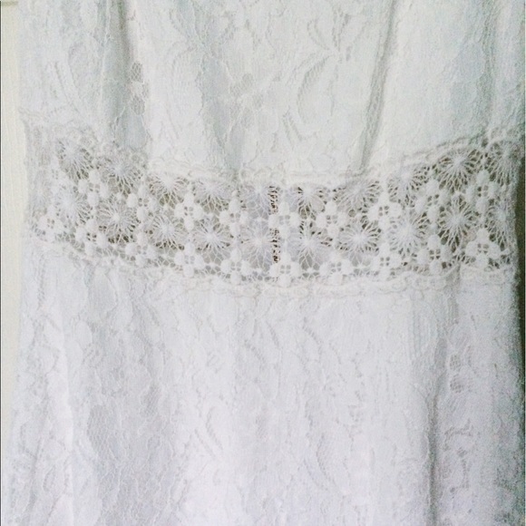 Dreamy In Lace - Picture 3 of 3