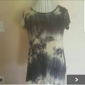 Say What? Split back tie dye sz small