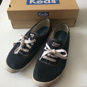 Black Keds