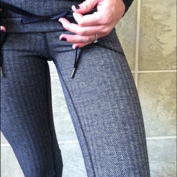 Like new condition herringbone skinny wills sz 6