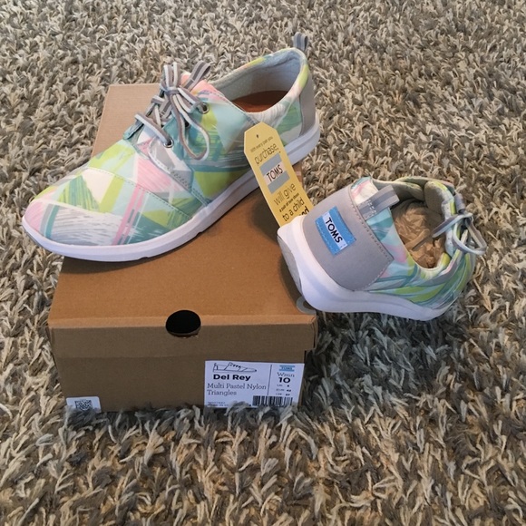 TOMS Shoes - Nwbox Del Rey Toms!