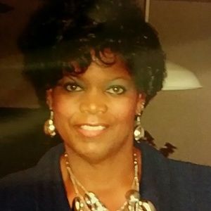 Meet your Posher, Gloria