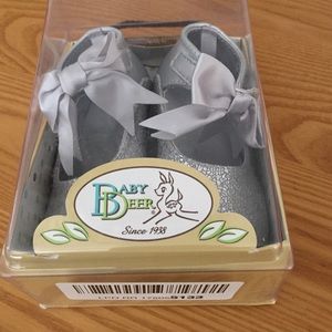 Brand new size 5 dress shoes