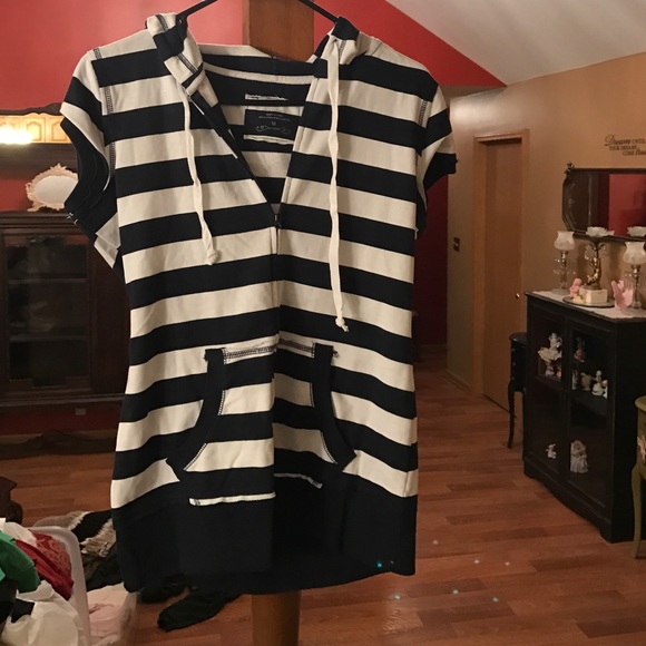 Short sleeve hoodie