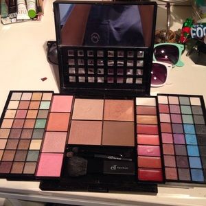 Elf makeup pallete💗