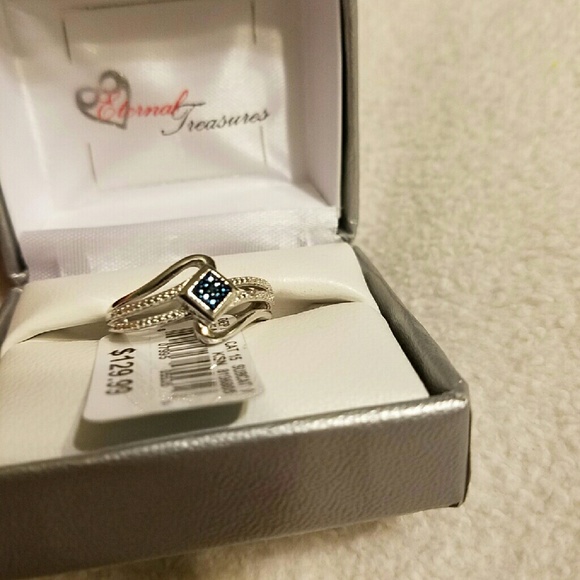 SOLD GENUINE BLUE DIAMOND & 975 Sterling ring - Picture 2 of 4
