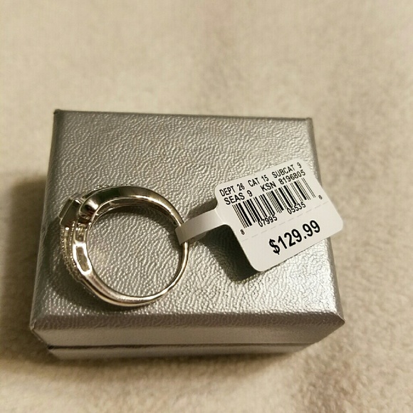 SOLD GENUINE BLUE DIAMOND & 975 Sterling ring - Picture 3 of 4