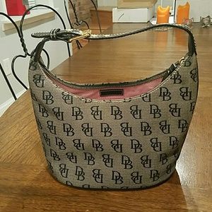 Dooney & Bourke signature bucket bag
