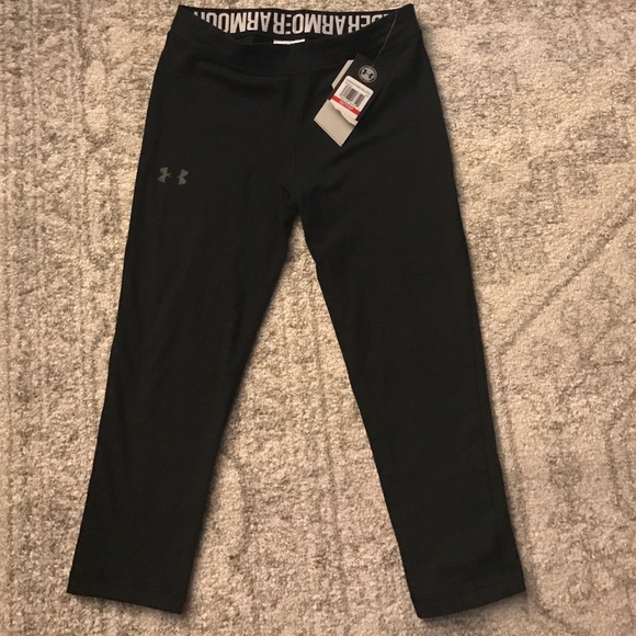 NWT Under Armour XS Capri Pants