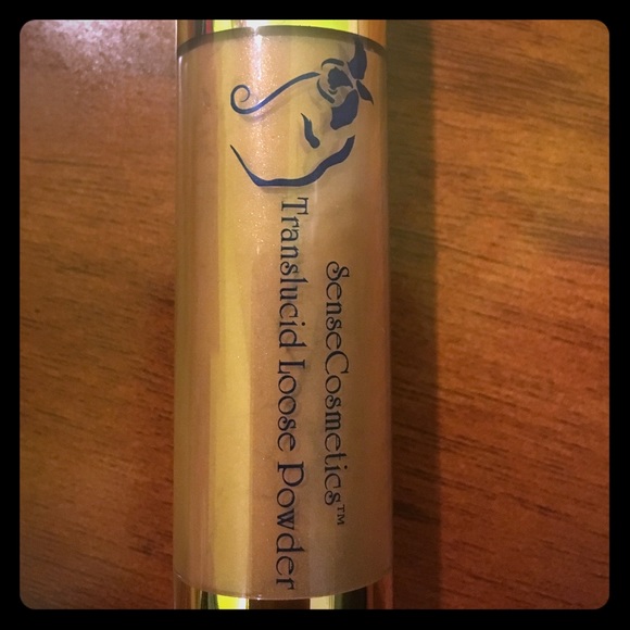 Translucid loose powder