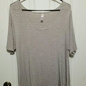 LuLaRoe Perfect T