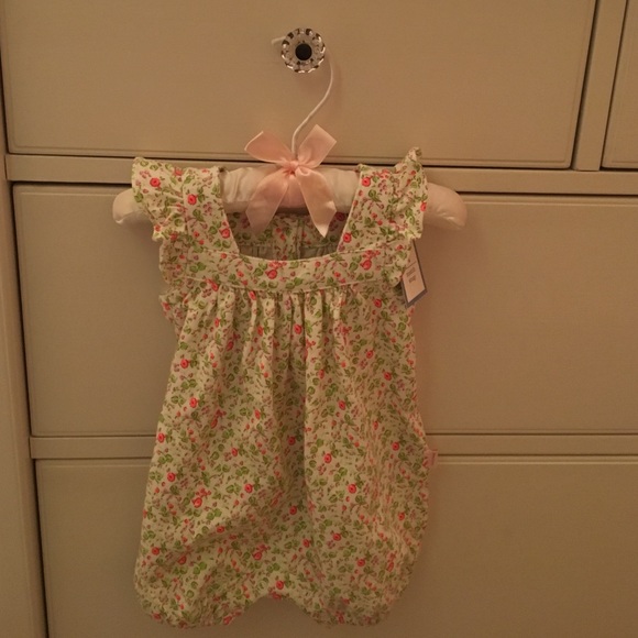🆕NWTs Baby GAP size 0-3 month floral romper