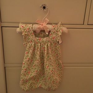 🆕NWTs Baby GAP size 0-3 month floral romper