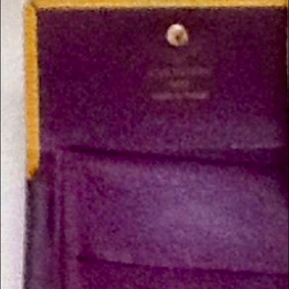 Authentic Vintage Louis Vuitton Epi Wallet Foldout - Picture 4 of 10