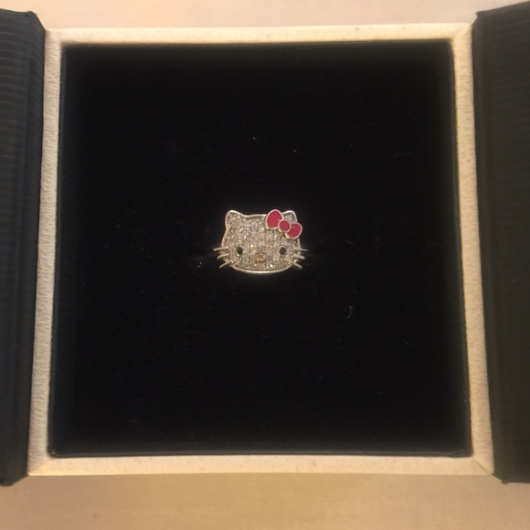 Hello Kitty diamond ring