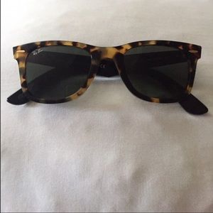 NWOT Tortoise RayBan Wayfarer Sunglasses