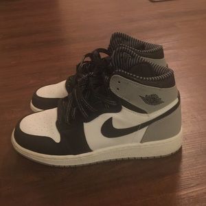 Baron 1's Size 7Y No scuffs, No creases