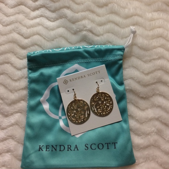 Kendra Scott Jewelry - Kendra Scott gold earrings