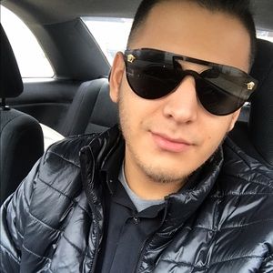 Meet your Posher, Chris