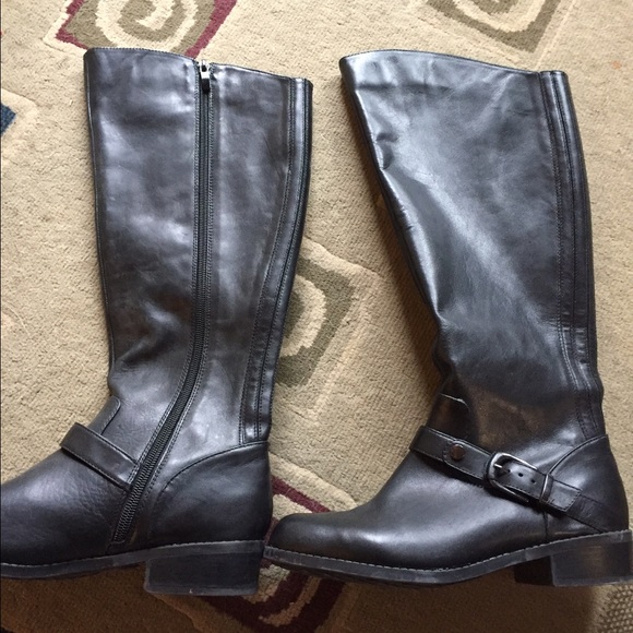 Black leather boots brand is Me Too