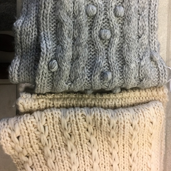 Lot of 2 Abercrombie infinity scarves