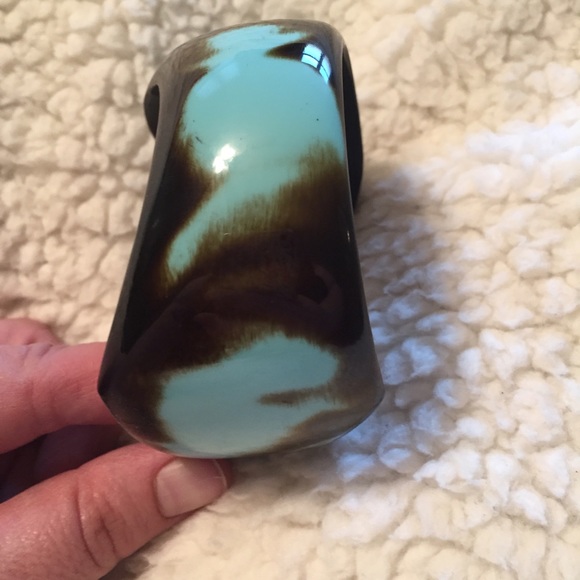 Beautiful Unique Bangle - Picture 2 of 3