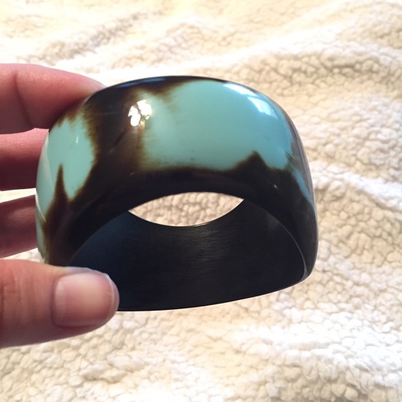 Beautiful Unique Bangle - Picture 3 of 3