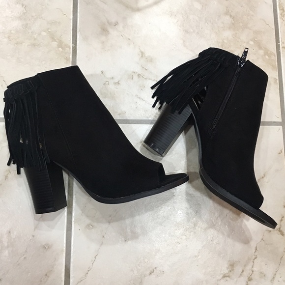 Show Stopper Booties 🥂