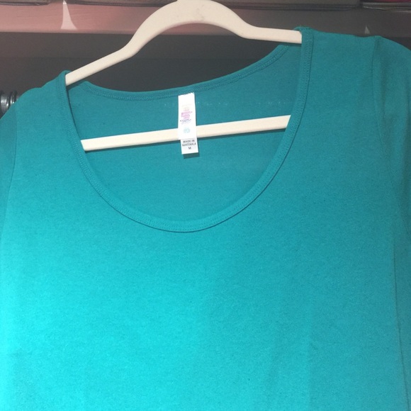Lularoe classic tee