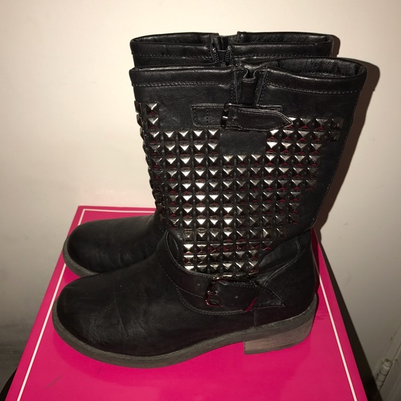 Wanted studded boots