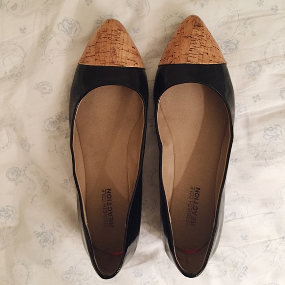 Kenneth Cole Reaction Pointed Toe Flats