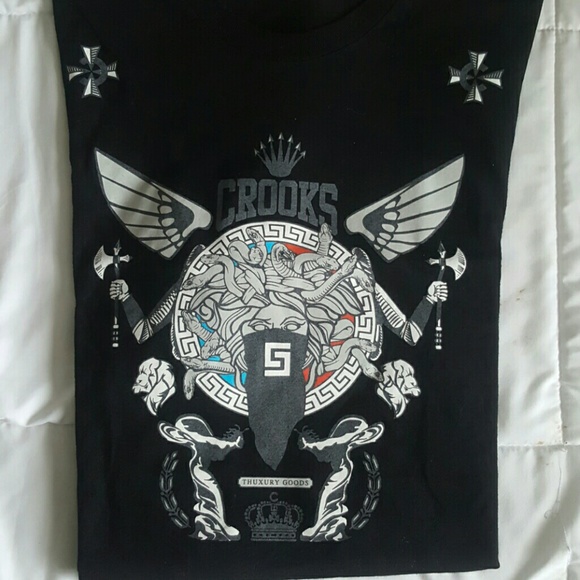 Crooks & Castles
 Other - Crooks & Castles T-shirt (size L)