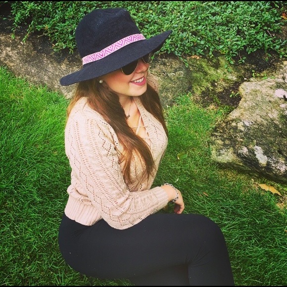 Meet your Posher, Jenn - Picture 1 of 1
