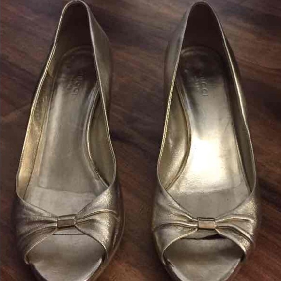 Gucci Gold wedges! Size 37.5