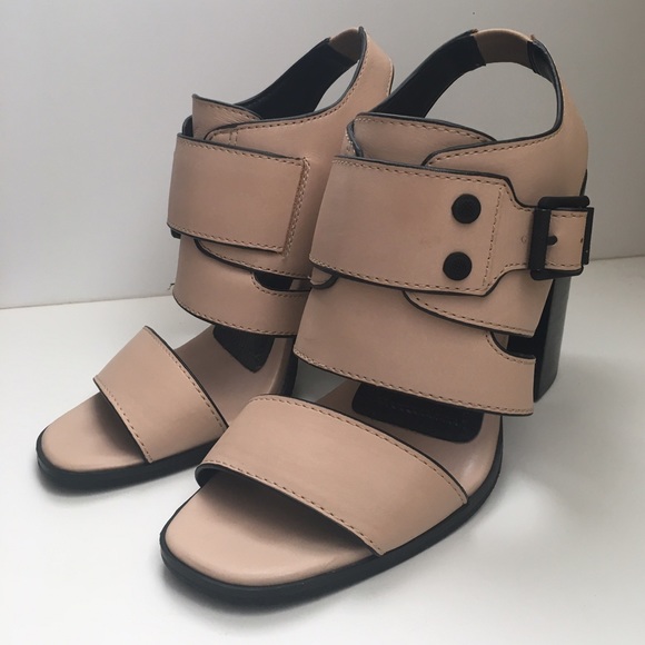 Calvin Klein Bellany Pumps