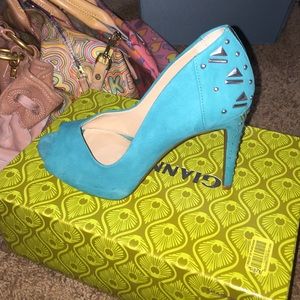 Gianni Bini turquoise heels.