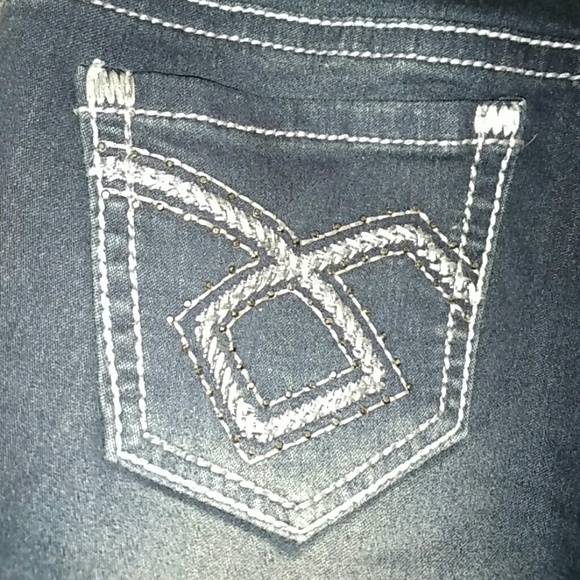 Shorts - Picture 3 of 3