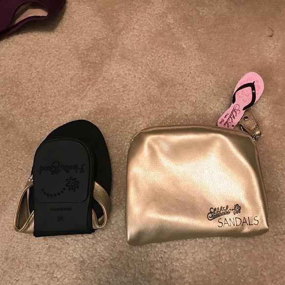 Gold Sidekicks Sandals size 7-8