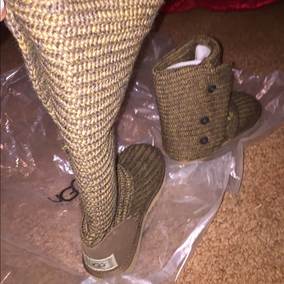 New Cardi UGGS