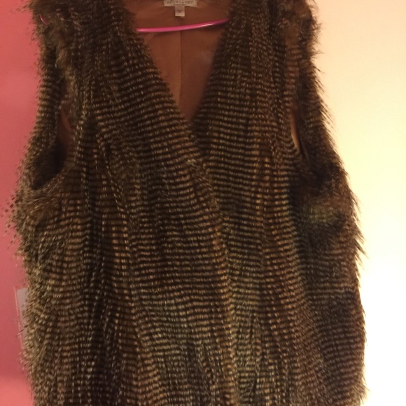 FAUX FUR JACKET NEVER WORN